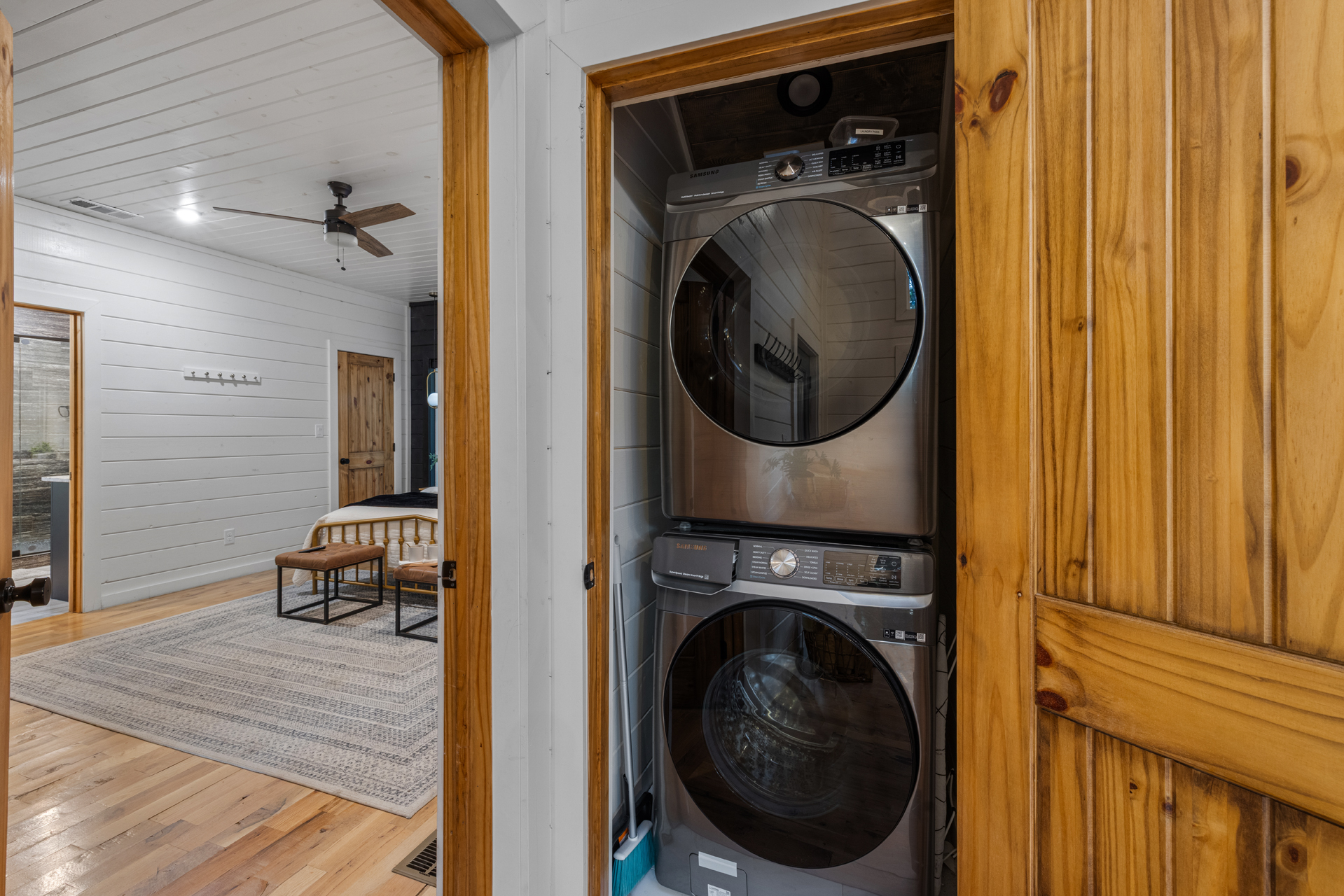 A convenient laundry setup with washer and dryer, making it easy to freshen up clothes during your stay. ✨