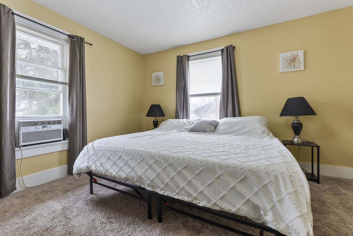 King sized bed