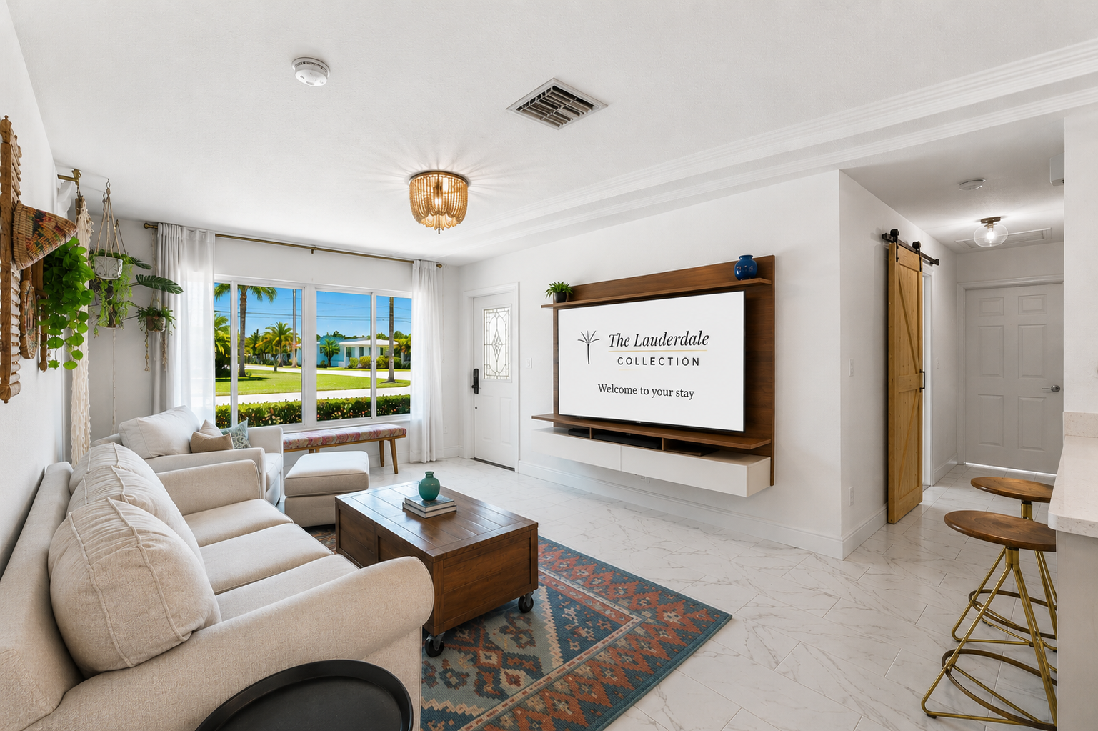 Relaxed Coastal Living Room with Smart TV ☀️