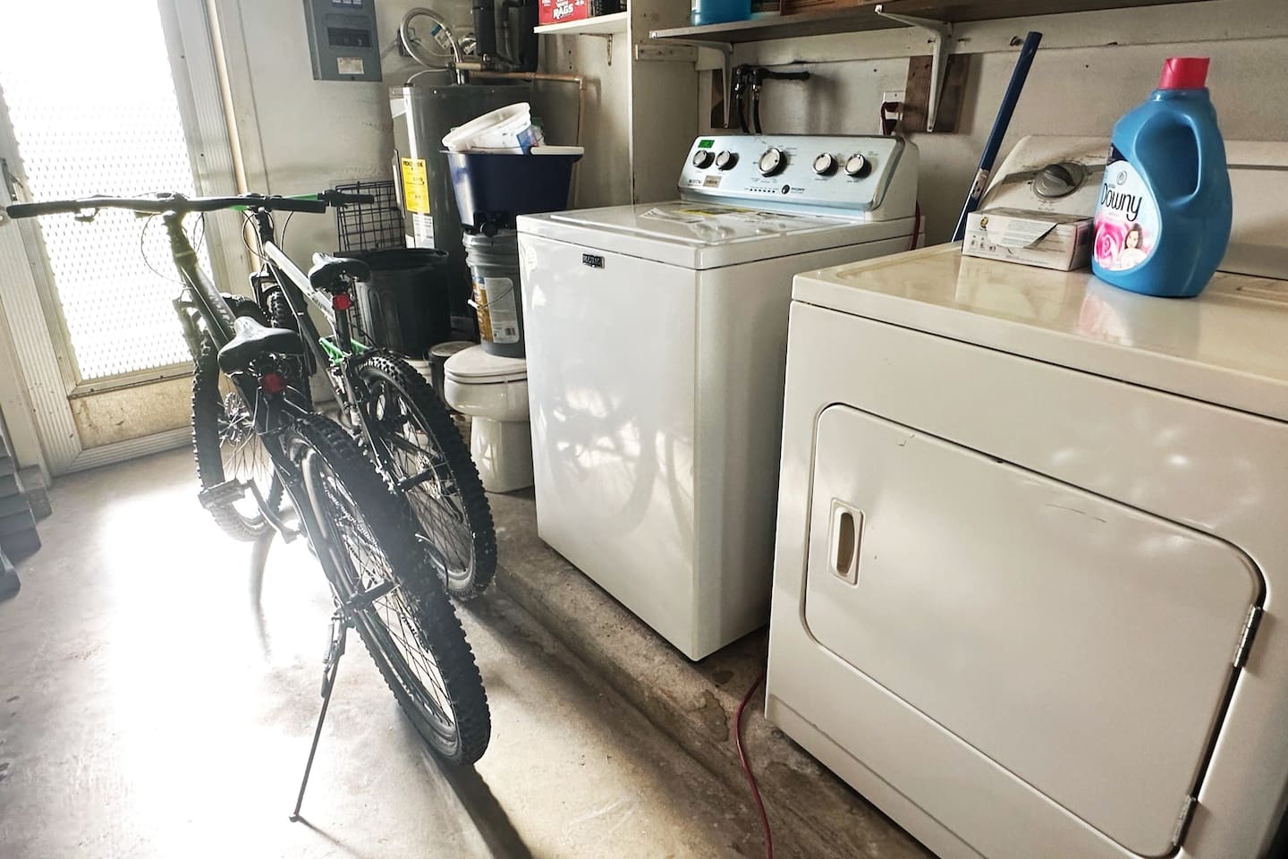 Washer and dryer to use if you choose. Please leave our linens for our cleaning crew to wash...you are on vacation after all! 