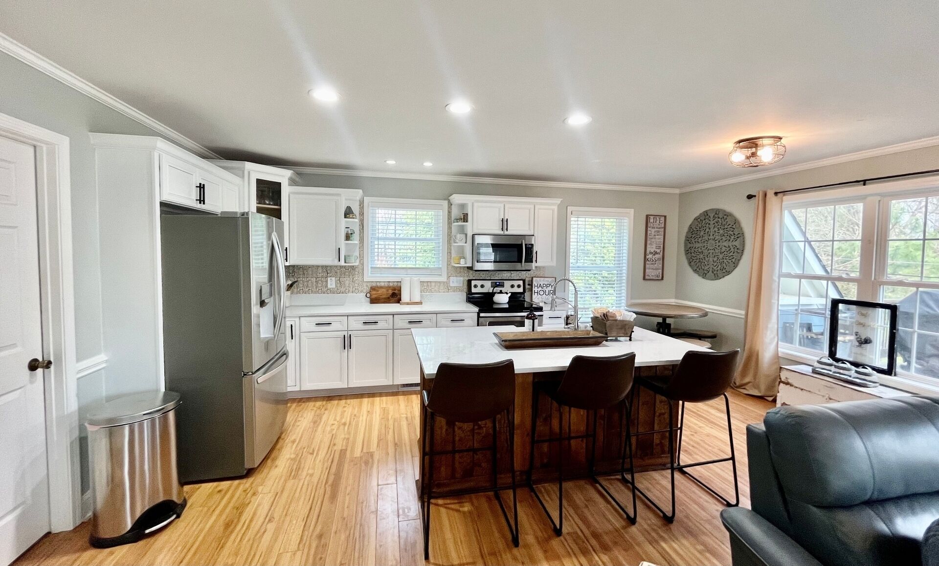 Gorgeous, newly remodeled kitchen