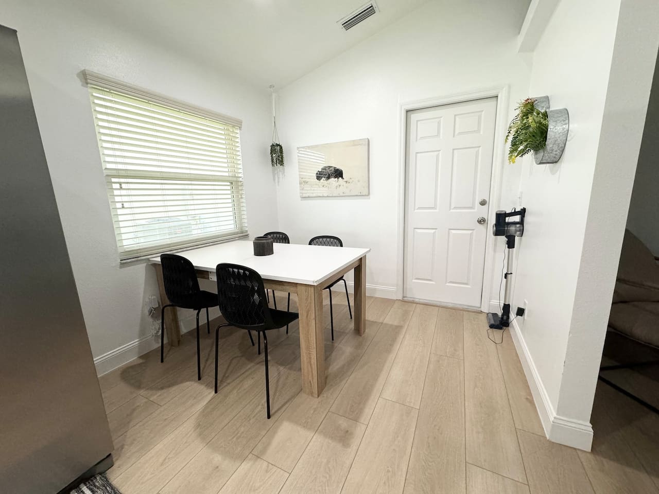 Additional seating in the breakfast nook off the kitchen. 