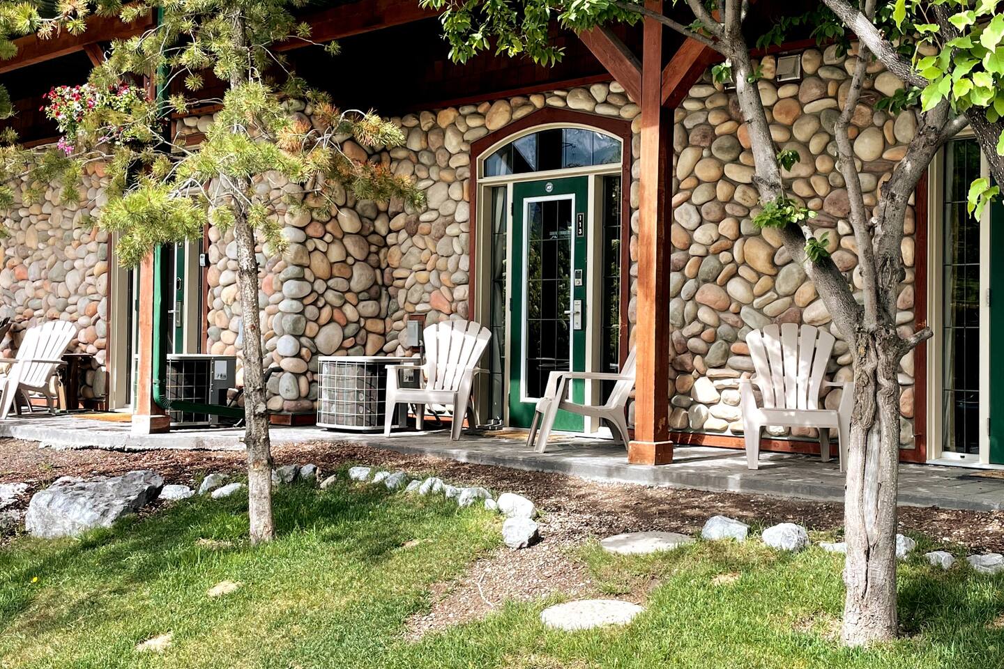Patio with private entrance and view of the mountains.