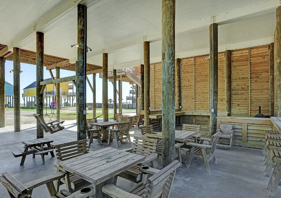 5c996f684659474cbcd572eb7569485e | Beachhouse | Texas | TX | Vacation Homes | Galveston | Crystal Beach | Kokomo | Breezy Days | Beachfront Elegance | Sunrise Serenity | Southern Sands Property Management, LLC
