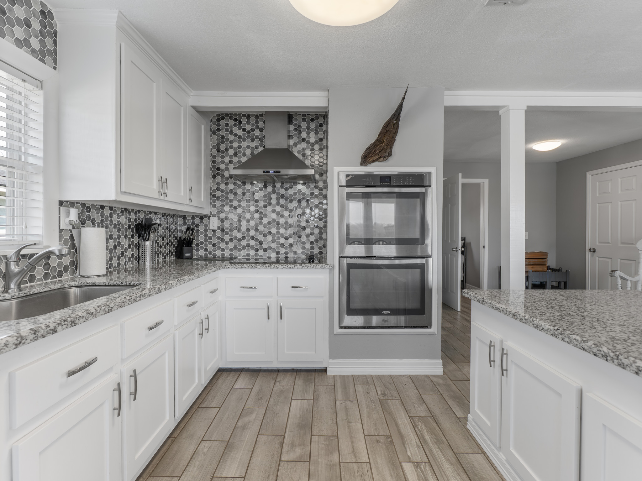 Main Kitchen (upstairs)