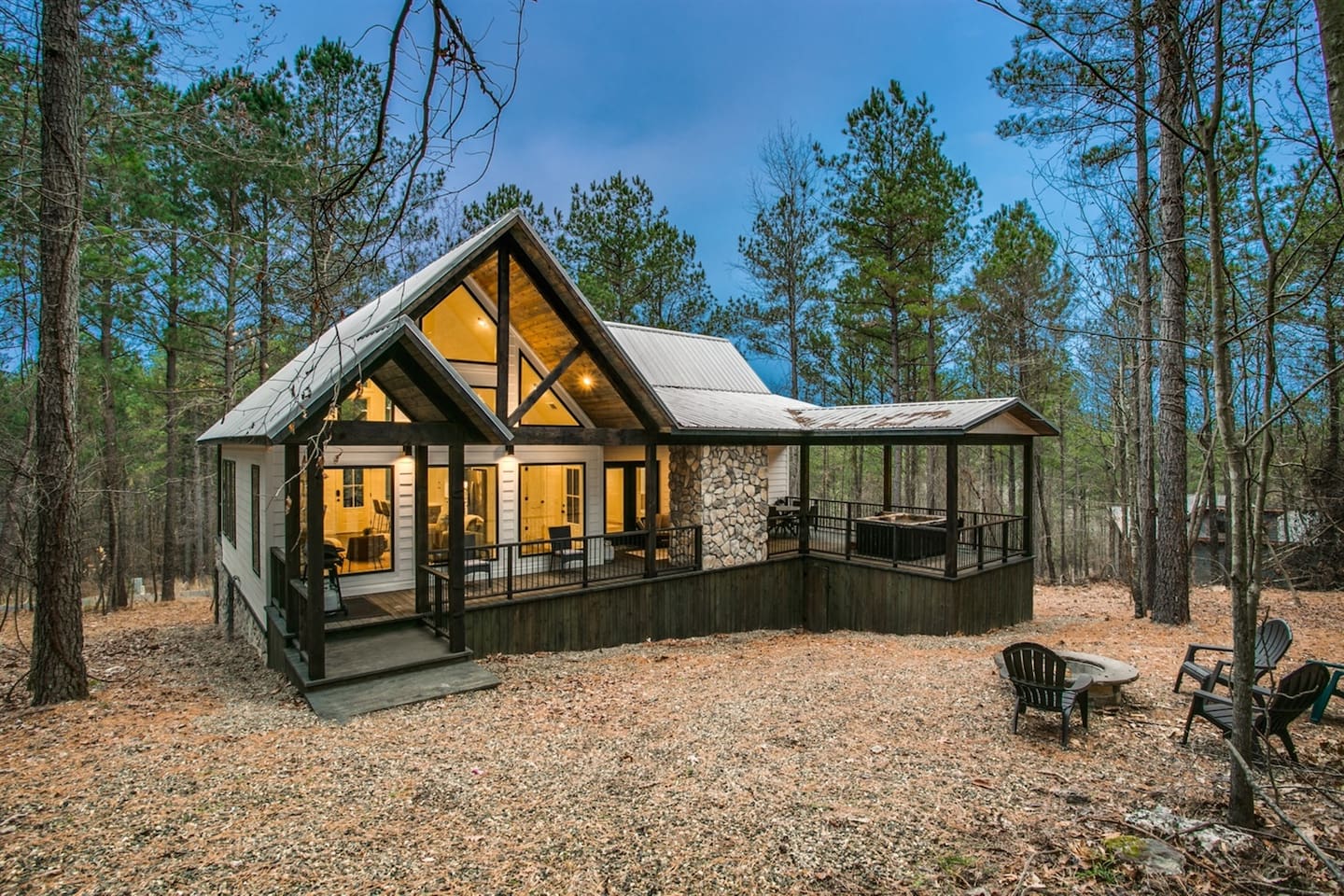 Wake up to the sound of rustling leaves and birdsong—this peaceful cabin is tucked into the woods, offering a true escape from the everyday.