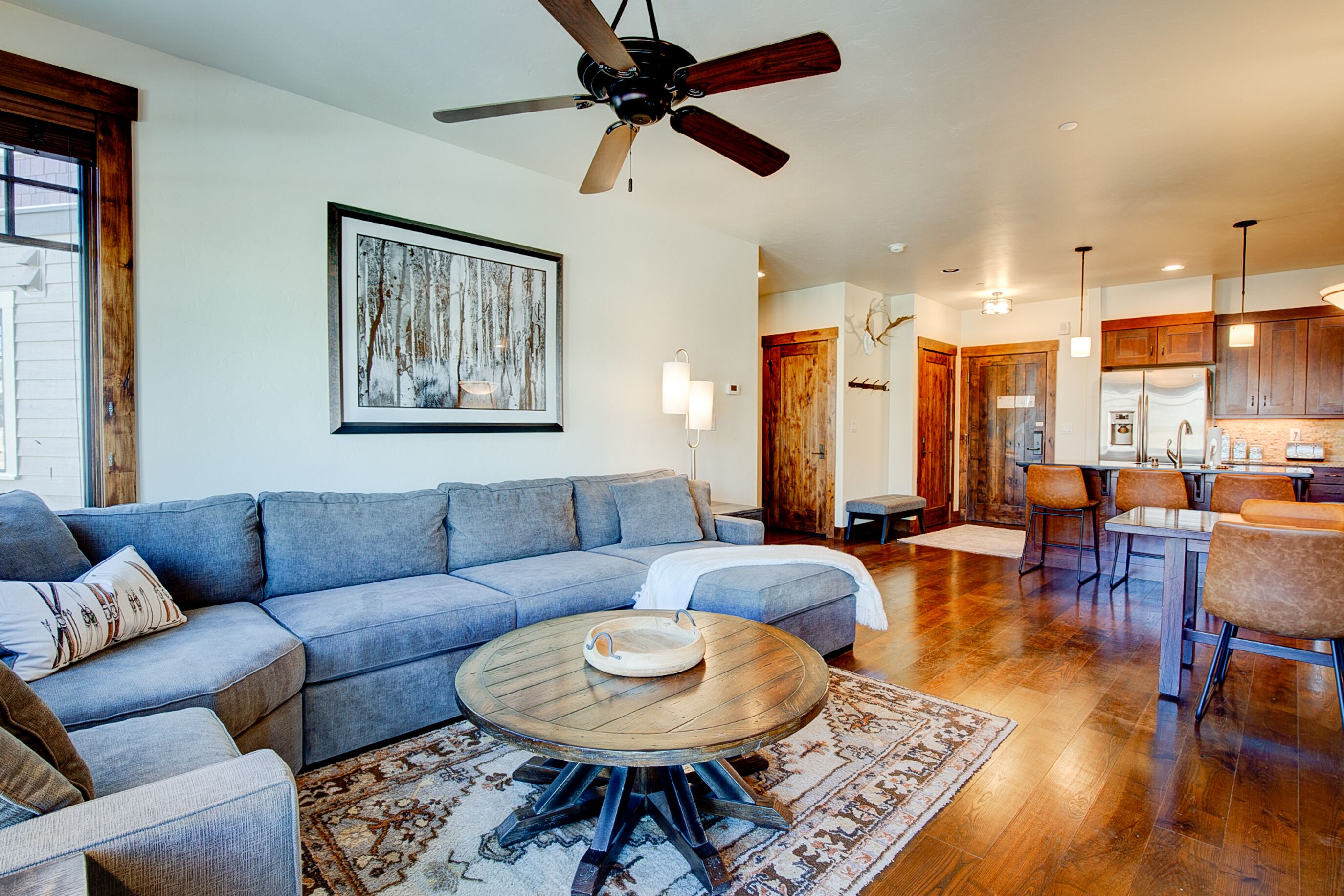 Welcome to this bright, cheery, newly renovated condo!