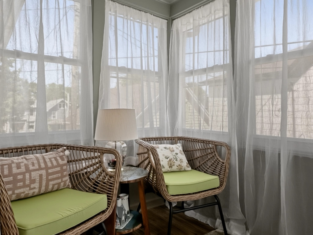 Enjoy morning coffe with a book in thie lovely sunroom/office