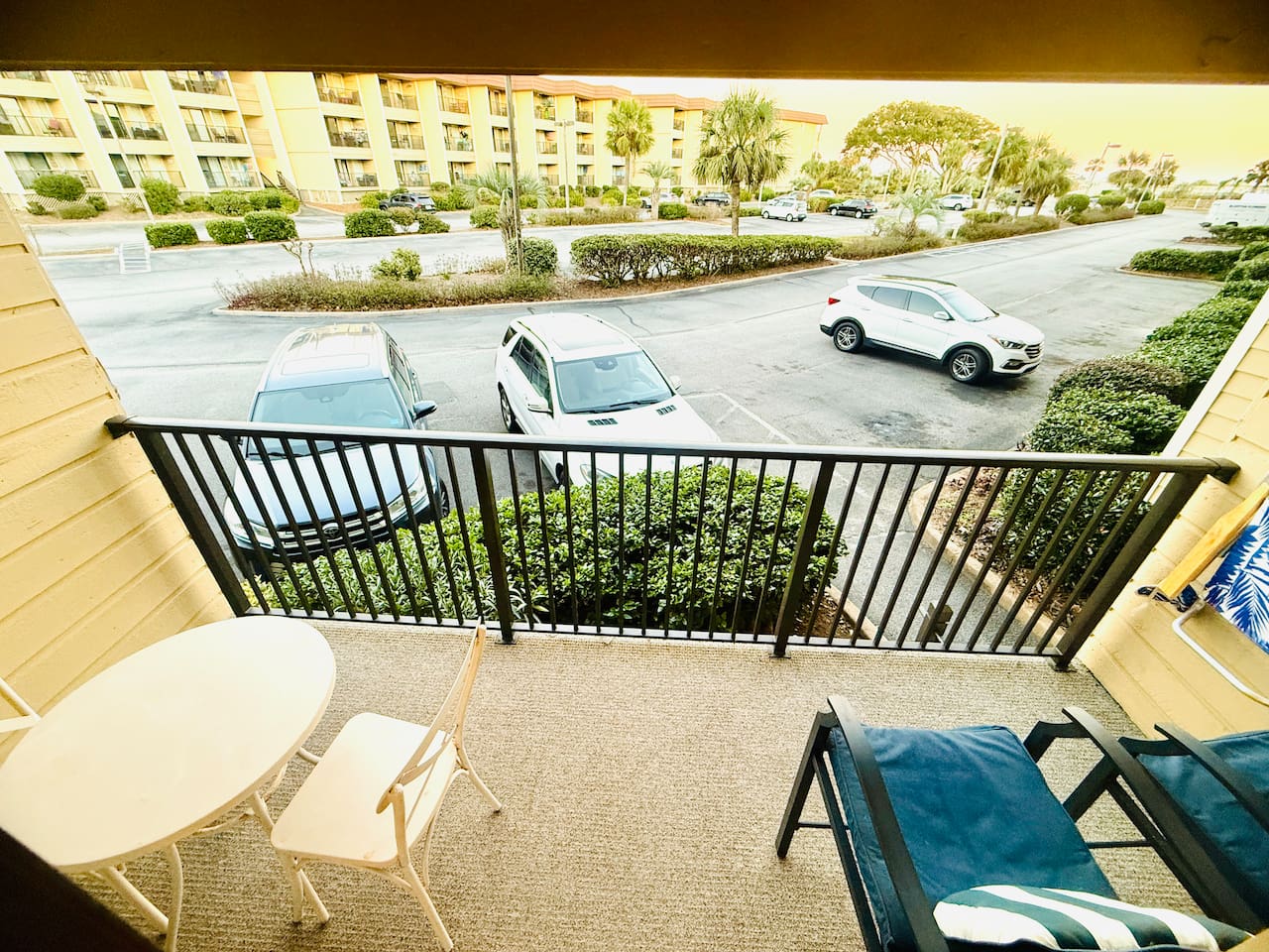 Balcony table and chairs