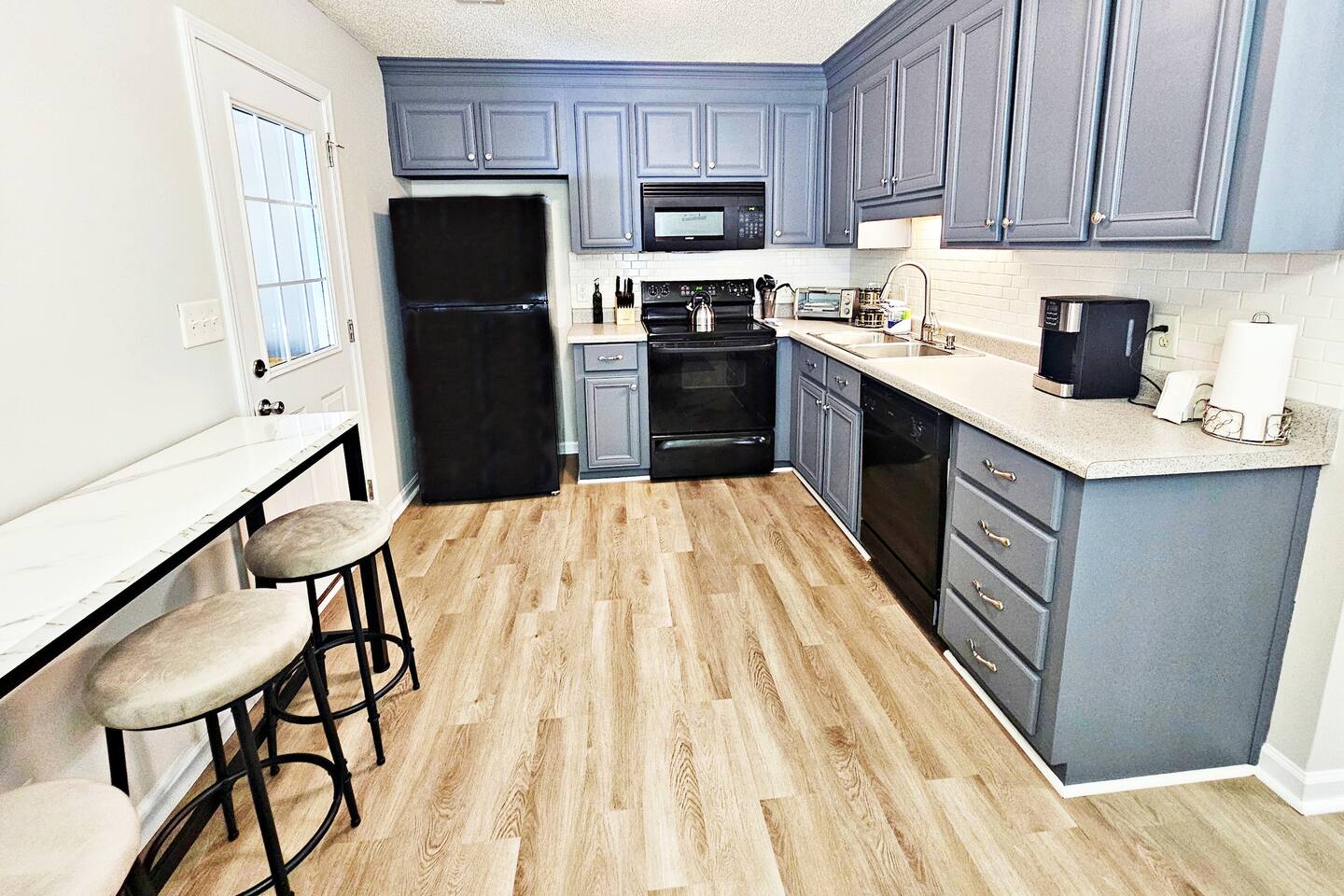 The kitchen is fully equipped with all the necessities and more.
Enjoy complimentary snacks, water, coffee, tea, and condiments upon arrival.  