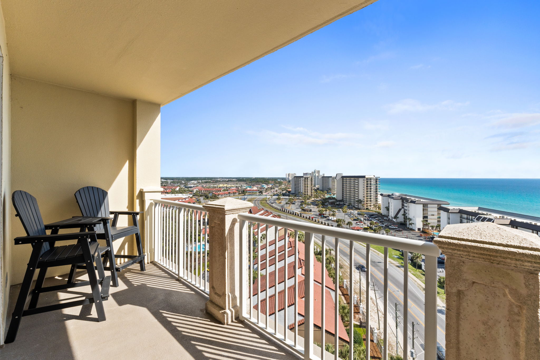Balcony with Outdoor Seating