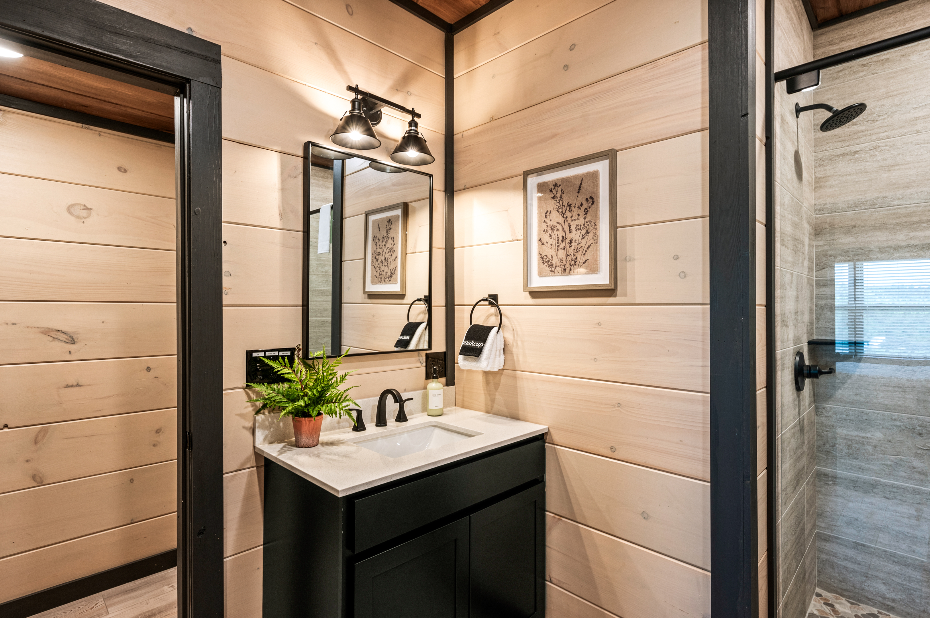 Ensuite