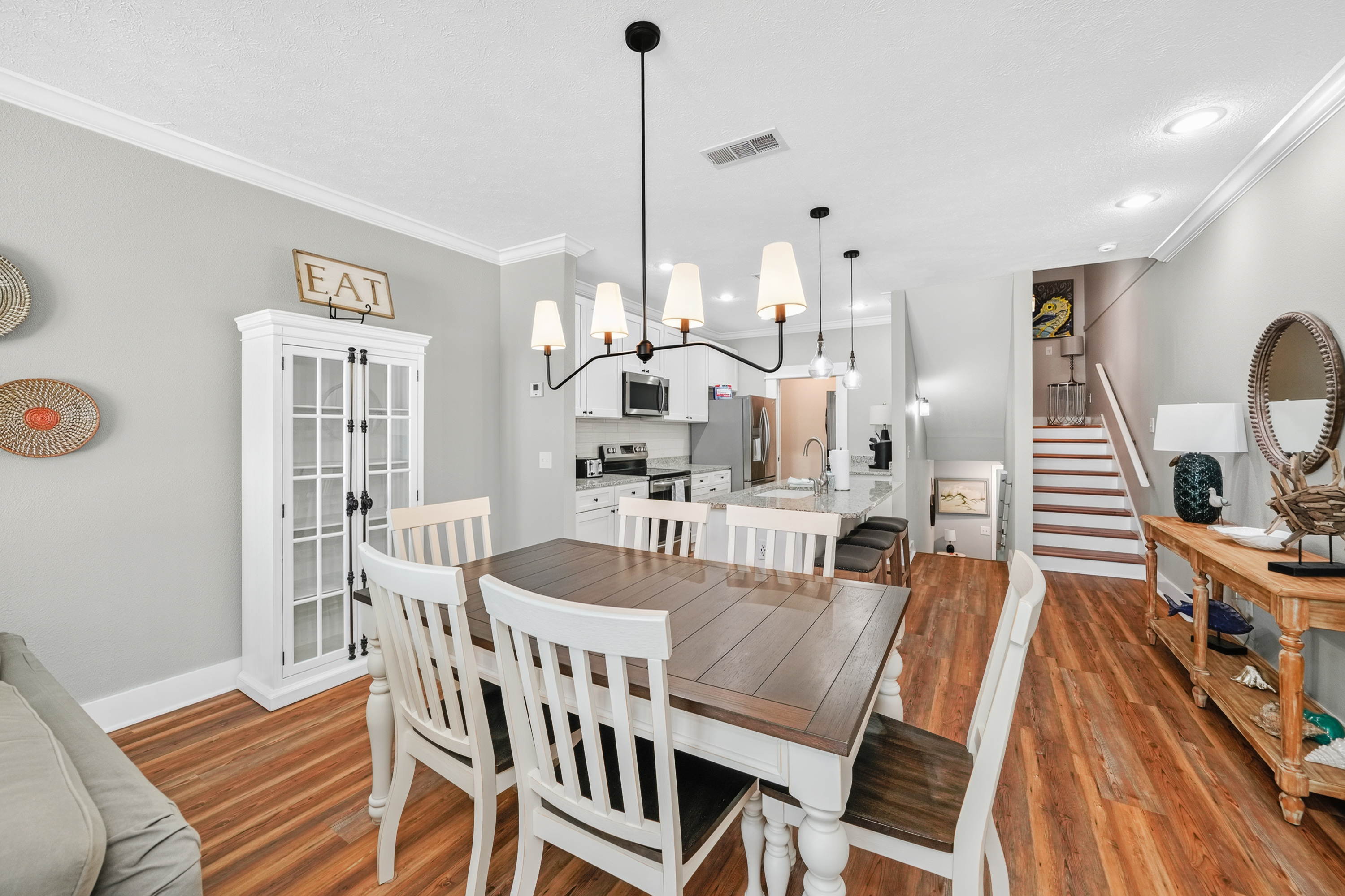 Bright, inviting dining area and a seamless flow into the Full kitchen