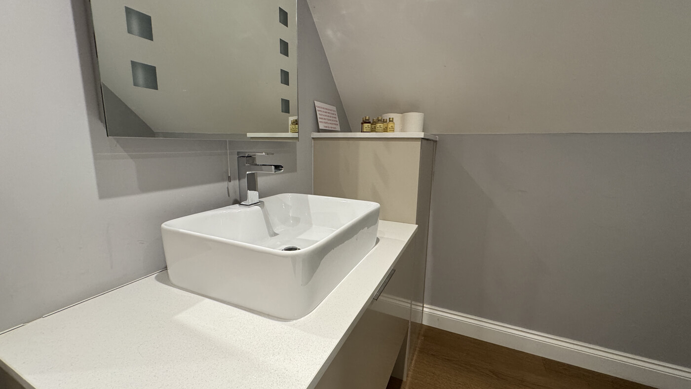 Ensuite basin