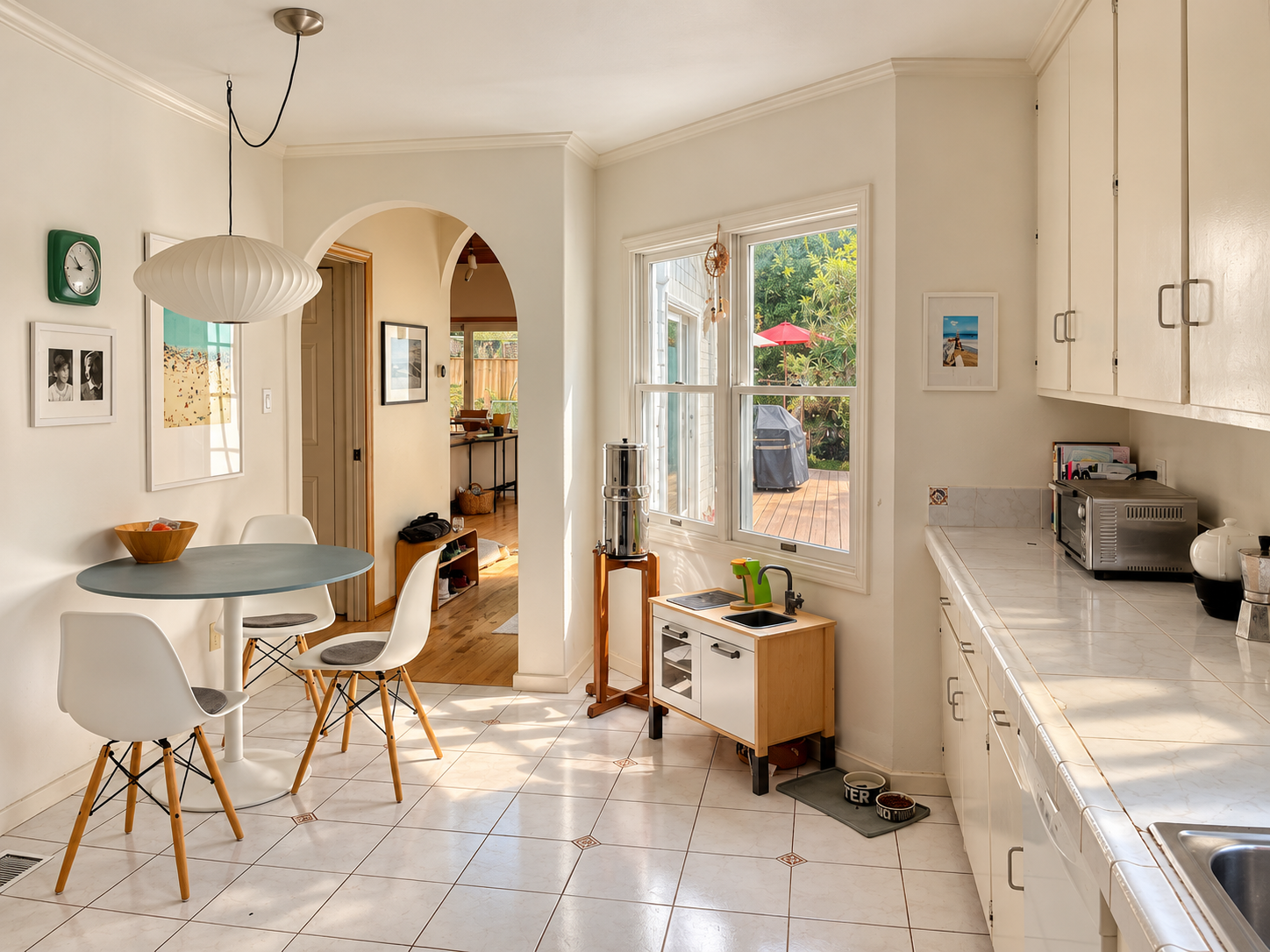 Kitchen breakfast nook overlooking the deck.