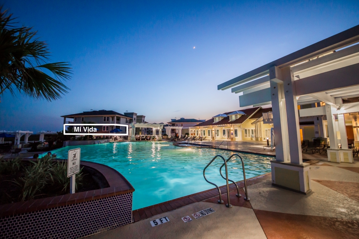 The pools and the grounds light up for a very cool night time effect.