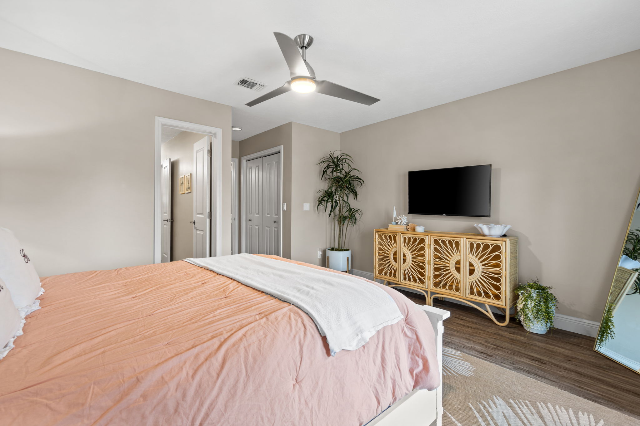 Bedroom with King Bed