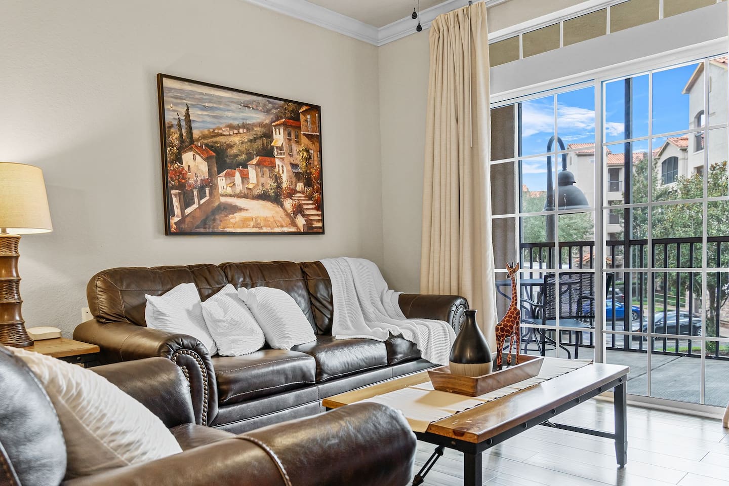Spend the afternoon in the living area, bathed in natural light.