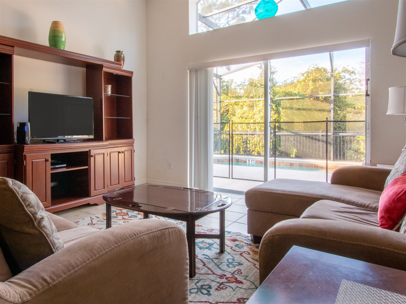 Living Room, cable included!