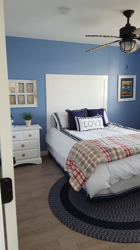 Cottage Nautical Room