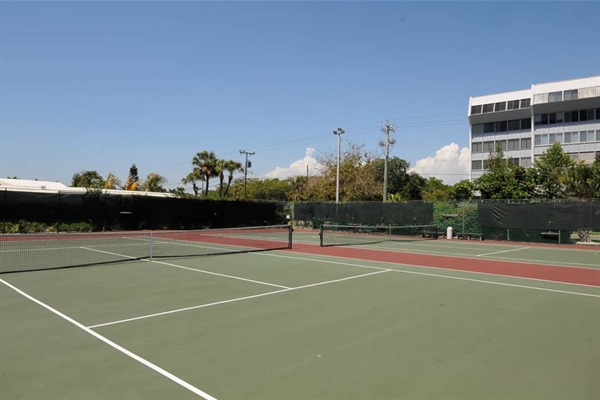 Community Tennis Courts