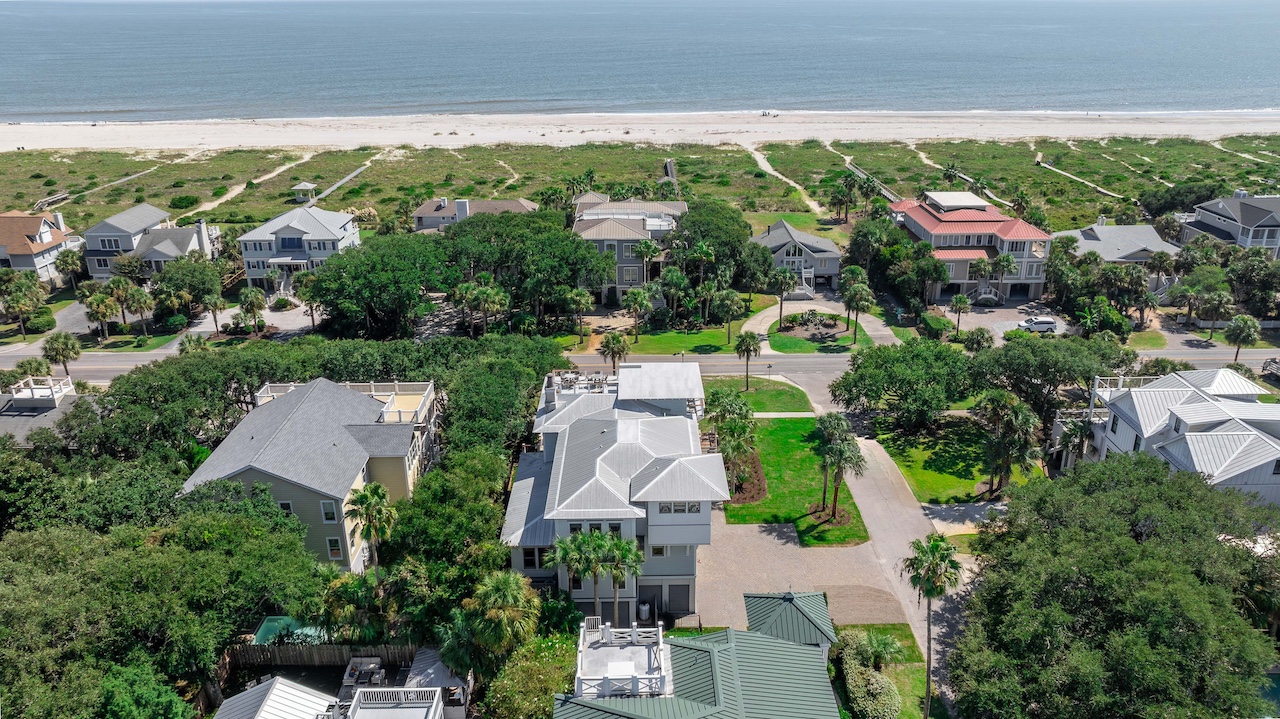 Close proximity to beach Shore Thing | 4001 Palm Blvd | Isle of Palms, SC | IOP Escapes