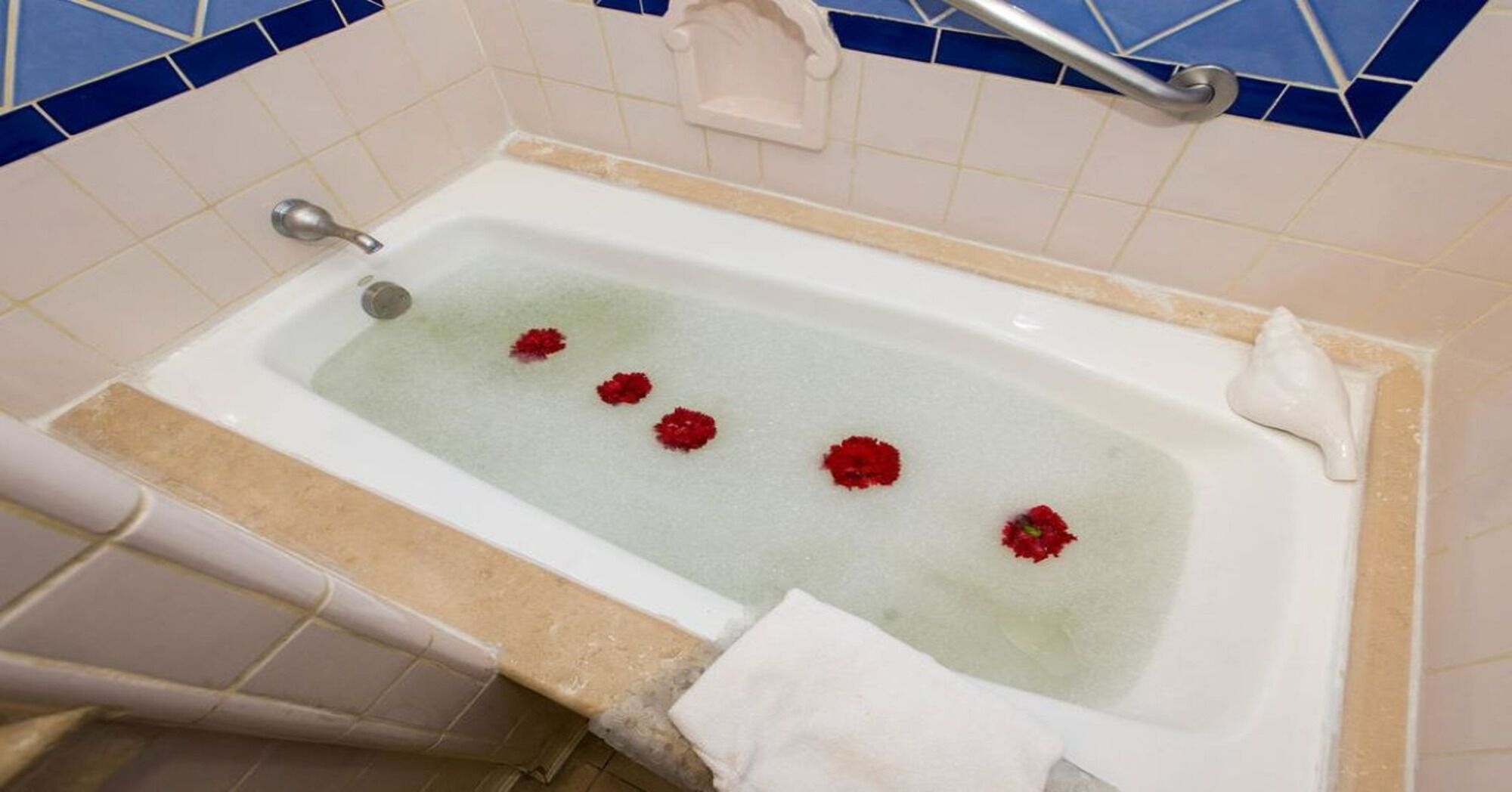 Owner Master Suite at Pueblo Bonito Emerald Bay, Vacation Travel Exclusives