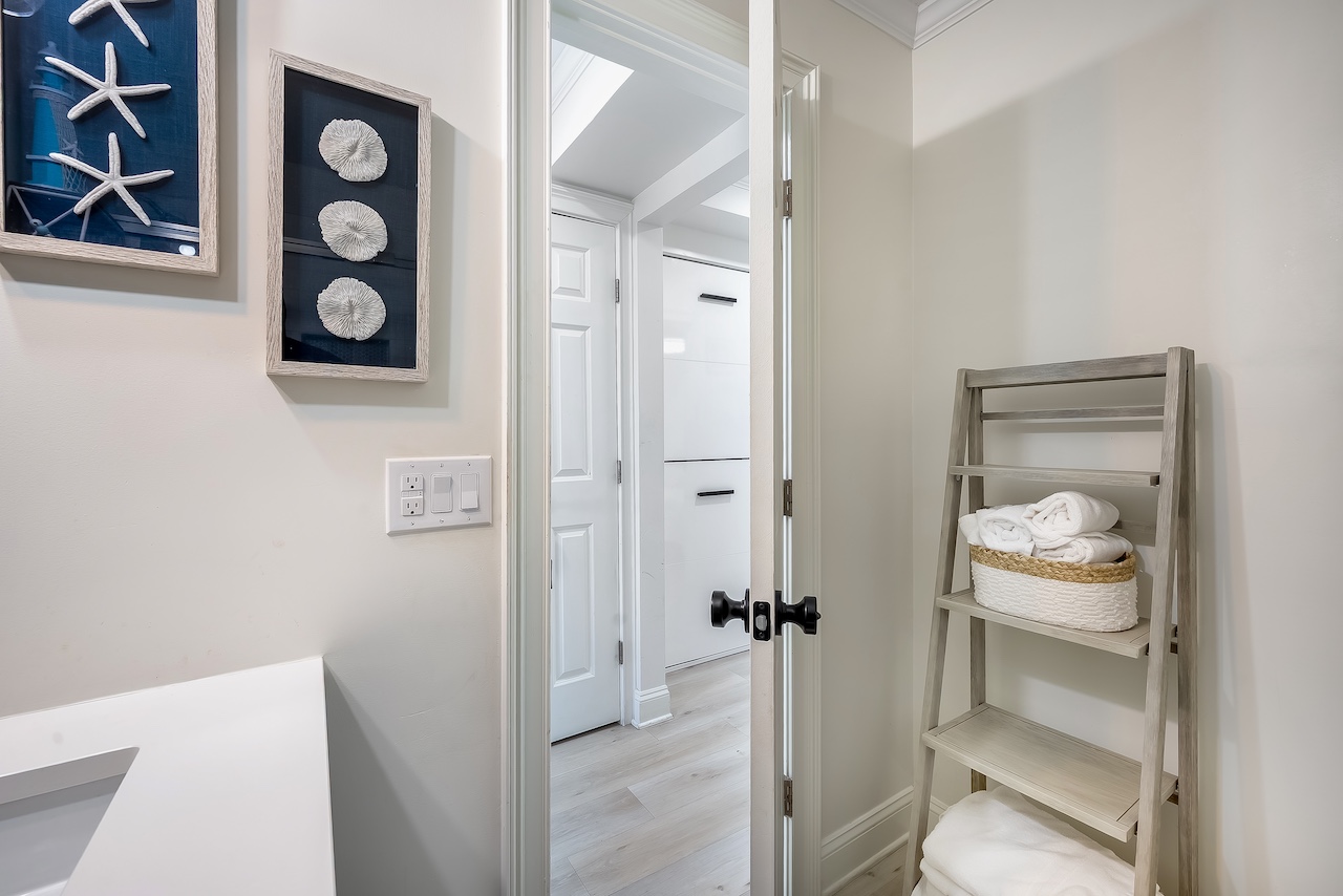 bathroom | Susu's Sea Cabin | 238C 1300 Ocean Blvd | Isle of Palms, SC | IOP Escapes