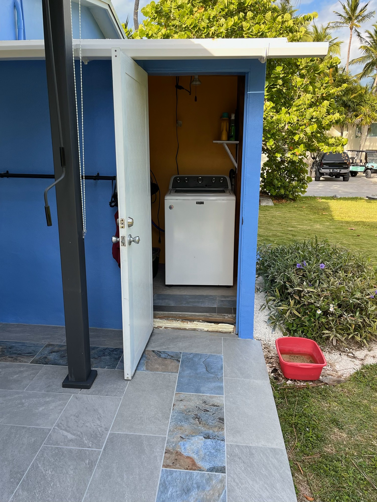 Laundry room, washer & dryer