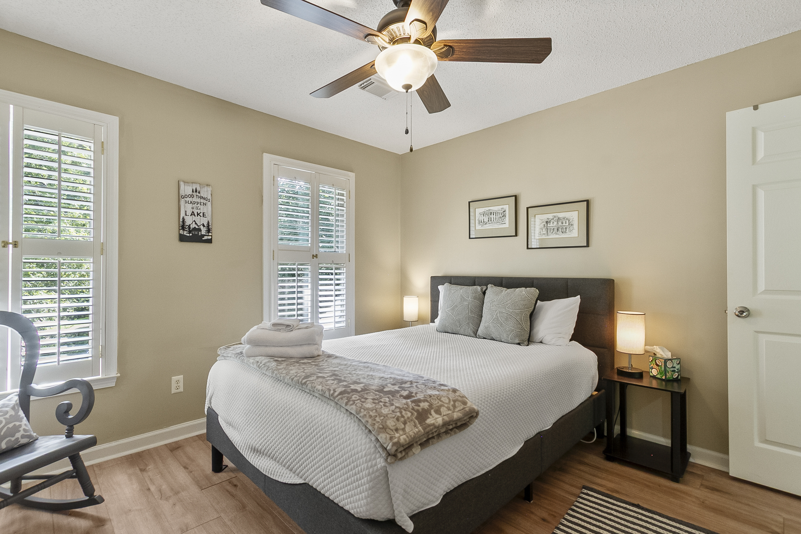 Upstairs Bedroom #4 l Queen Bed