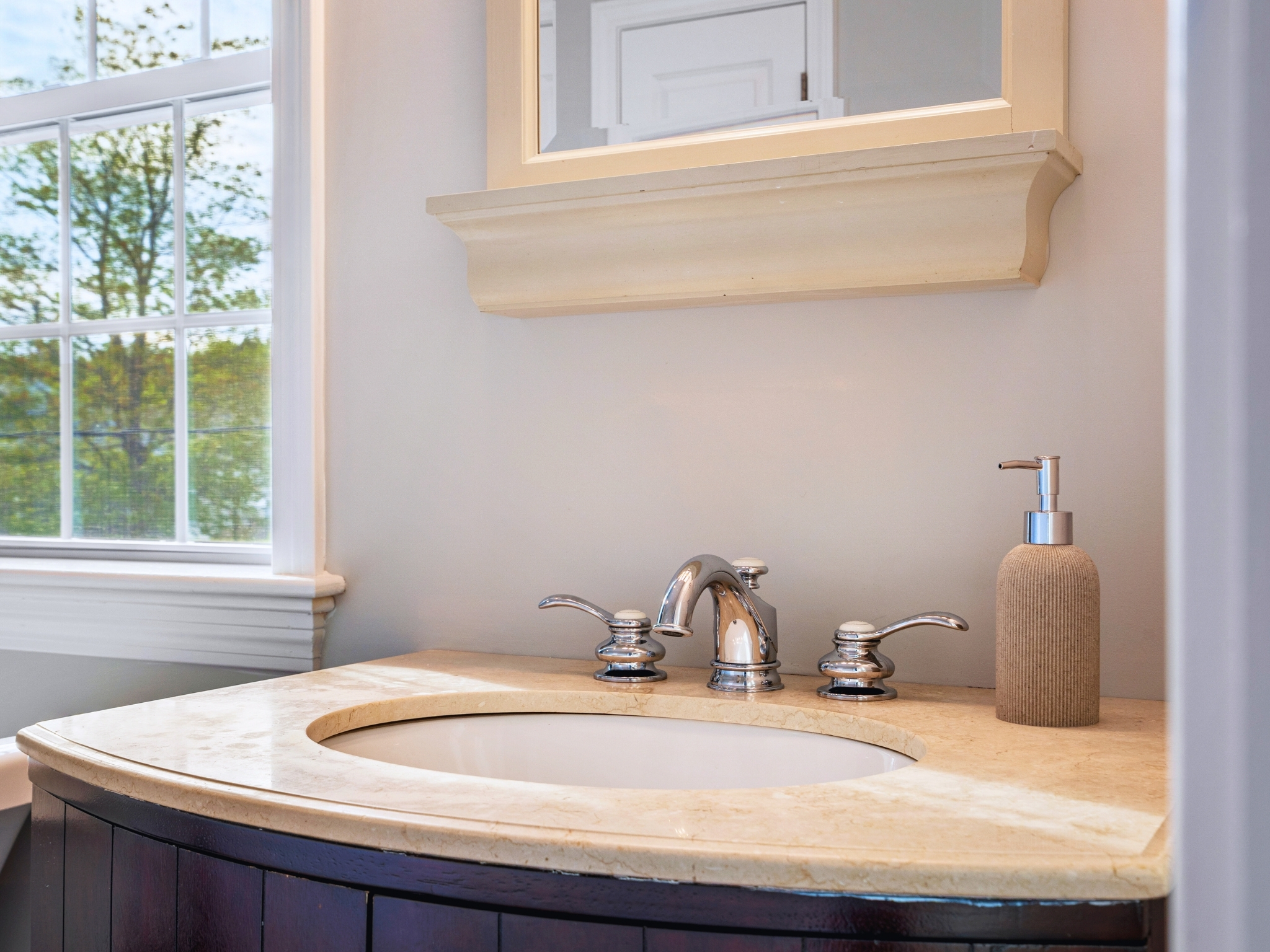 Enjoy a full bathroom with a bathtub and shower, conveniently located on the main floor!