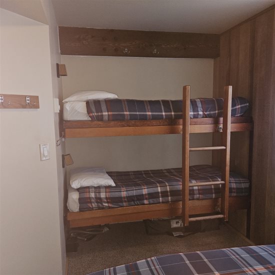 Bedroom: Twin bunkbeds.