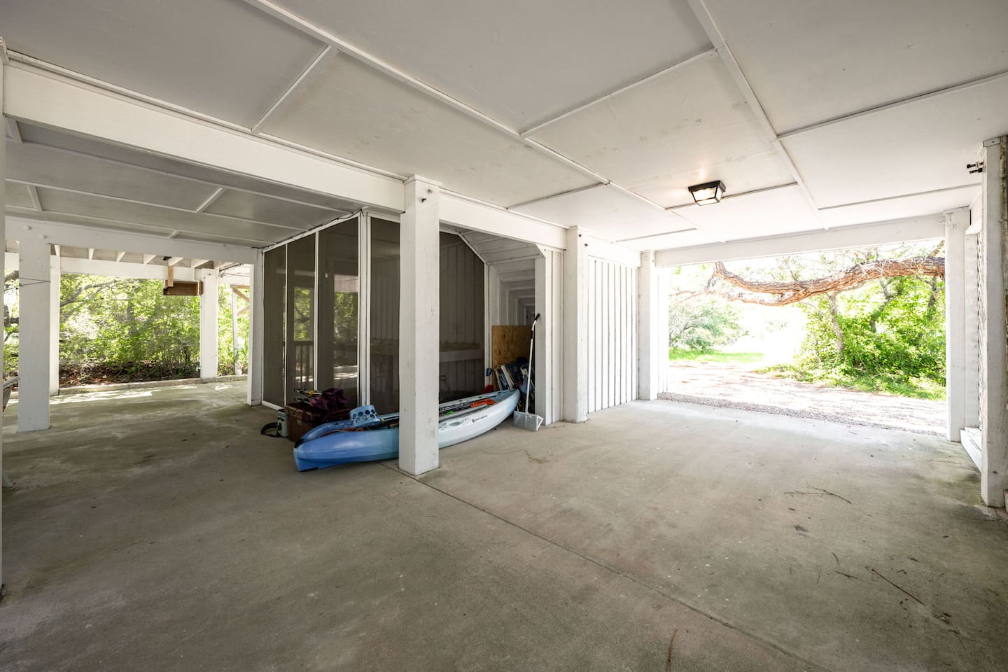 Screened Fish Cleaning Station