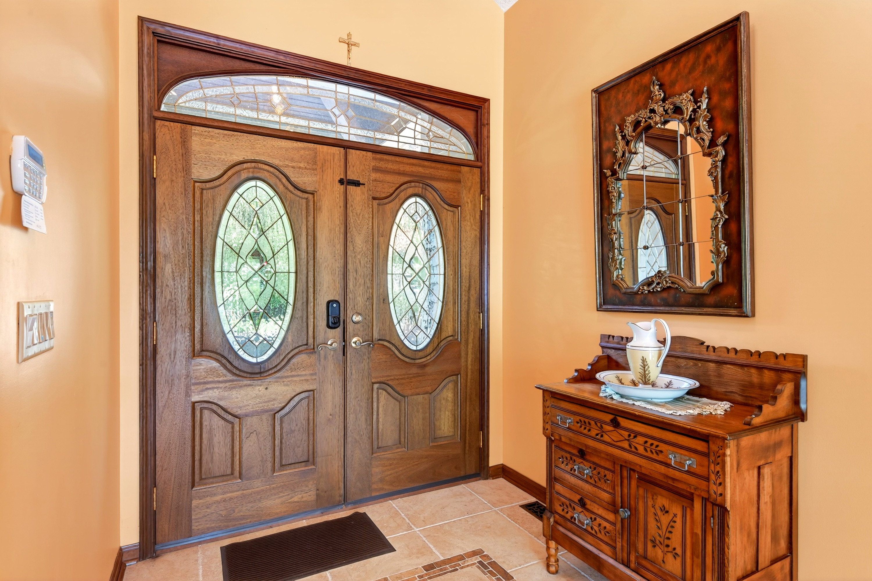 Exquisite entryway 