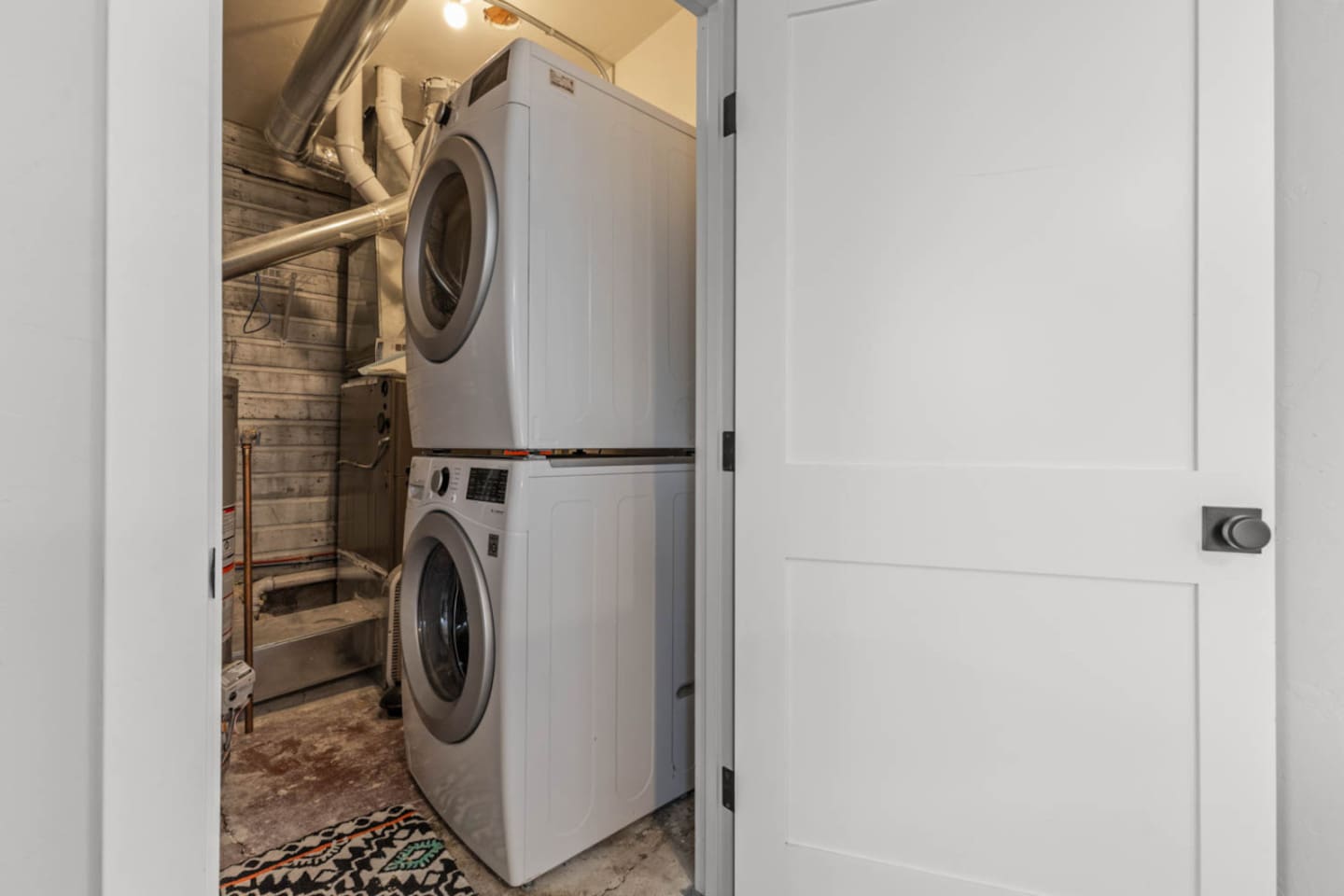 Ground Level - Washer/Dryer