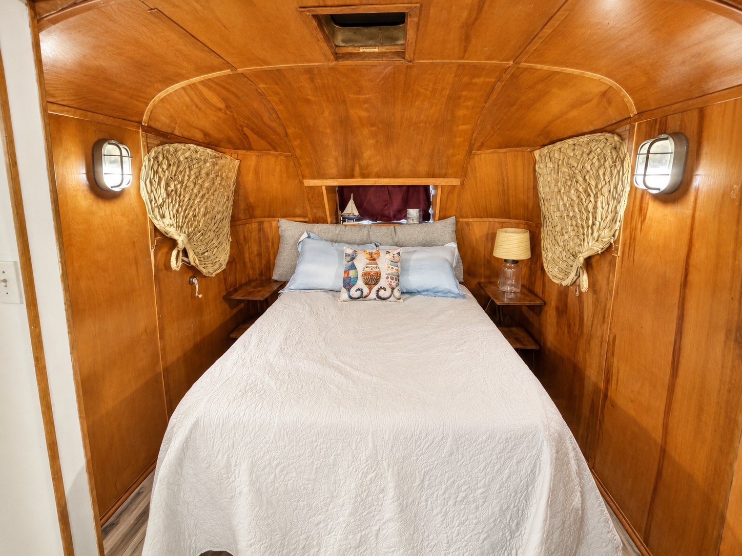 Full bed