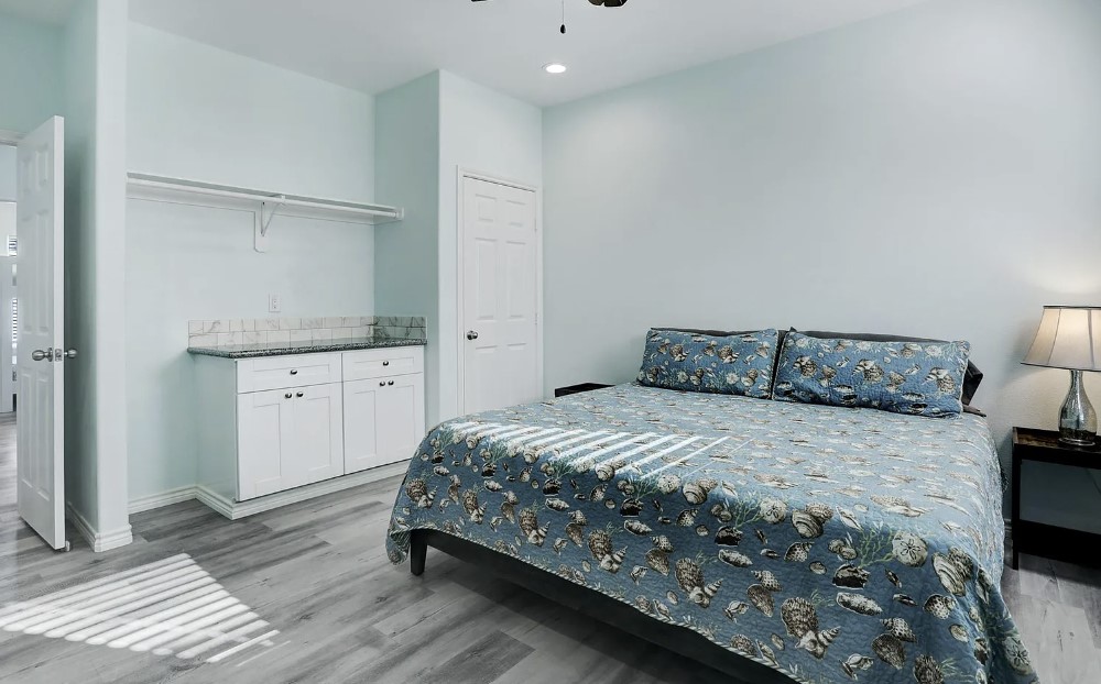 5ea6ff72c78f4c5fa7098c7886484cd9 | Beachhouse | Texas | TX | Vacation Homes | Galveston | Crystal Beach | Kokomo | Breezy Days | Beachfront Elegance | Sunrise Serenity | Southern Sands Property Management, LLC