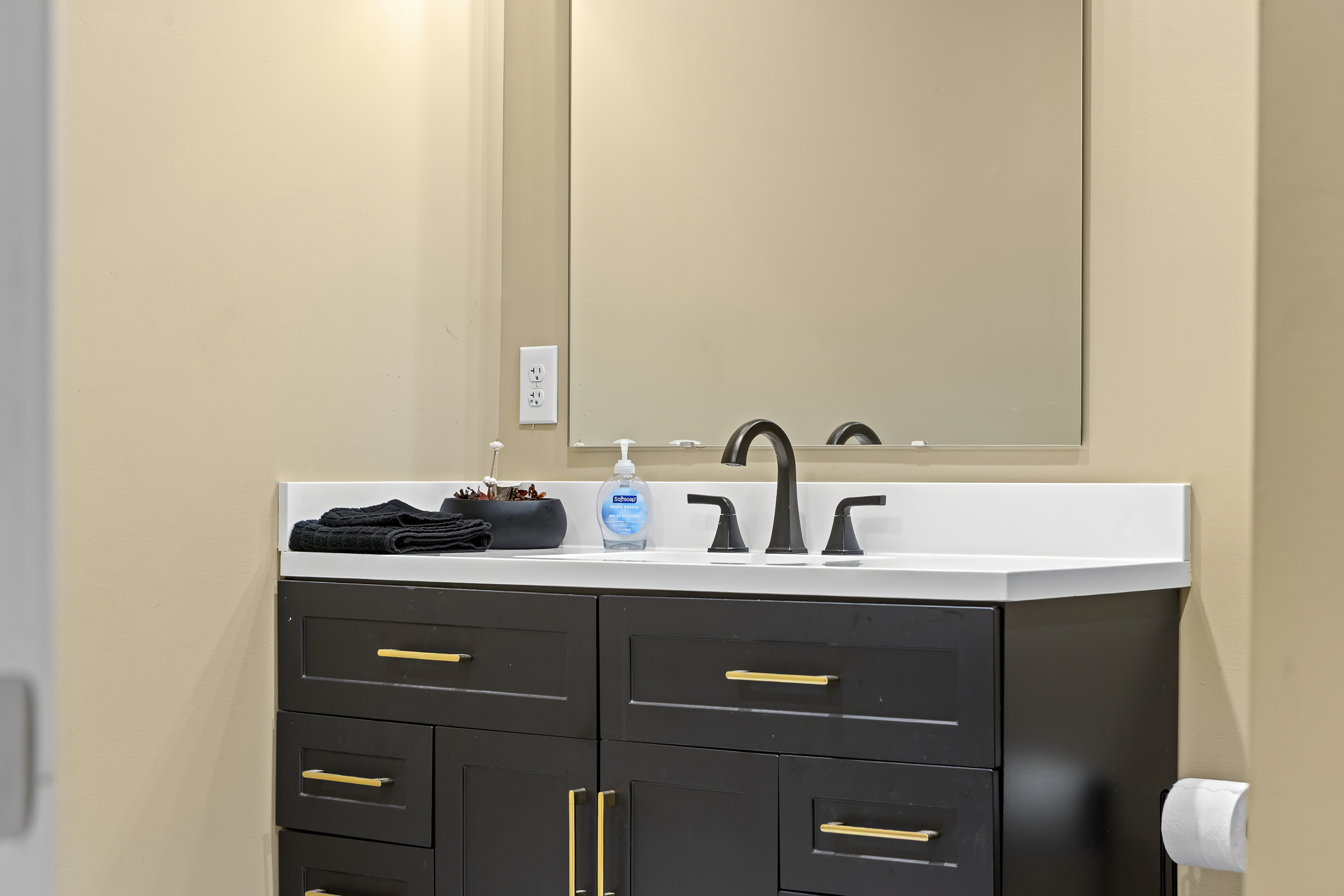Modern Bathroom: Enjoy stylish amenities with sleek finishes and ample storage for all your essentials!