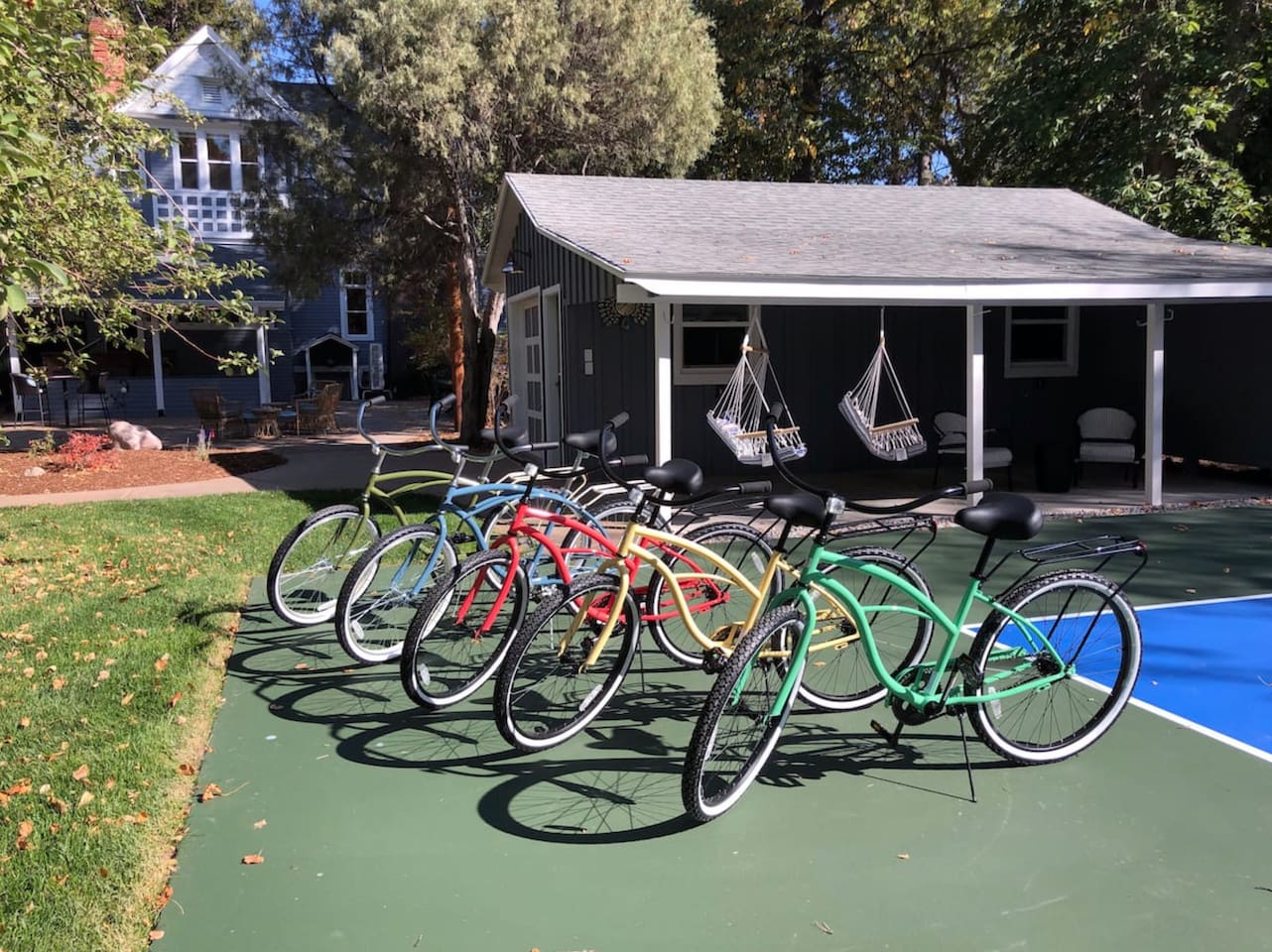 Free bicycles for your use. Trail on Bitterroot River only 3 minutes ride from house.