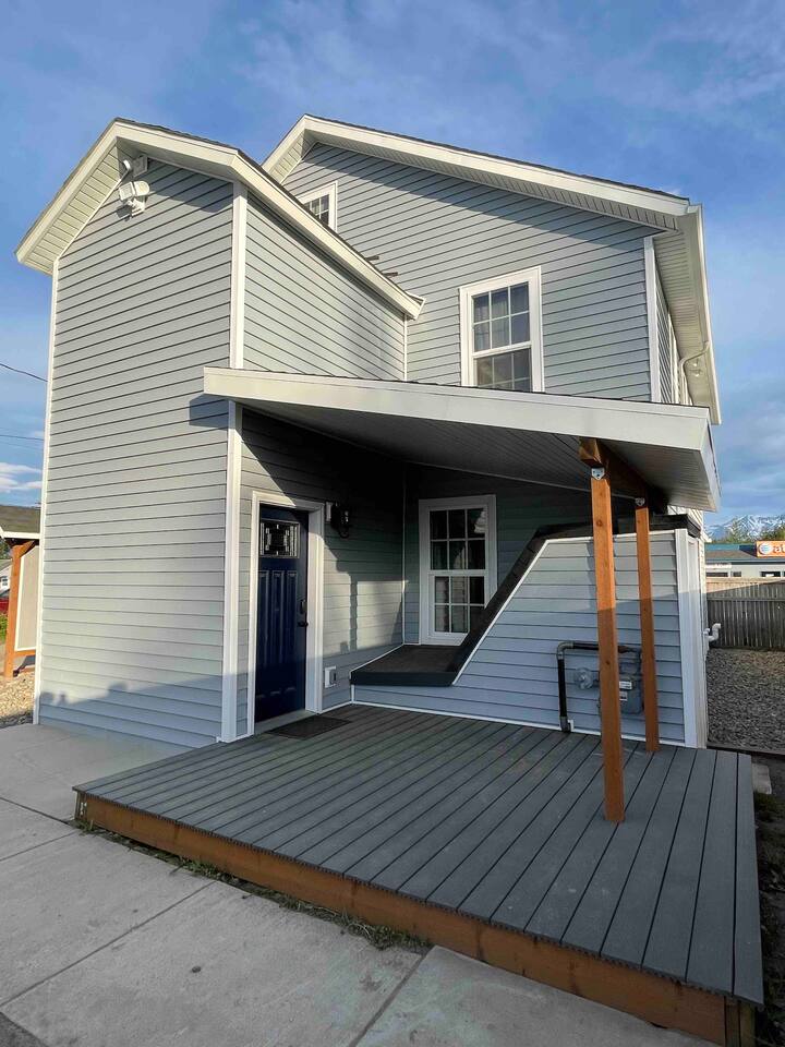 Hyland Suite private entrance (blue door)