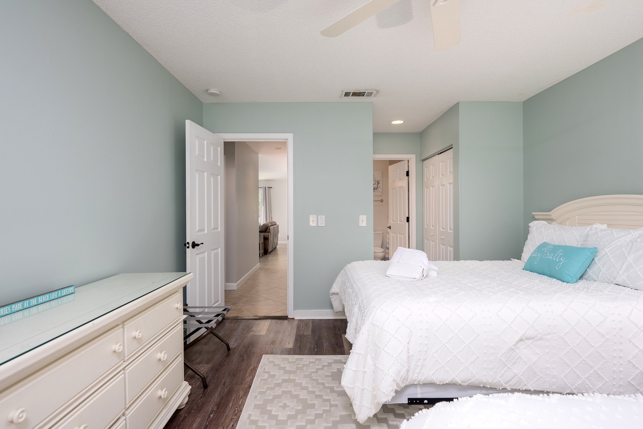 2nd bedroom bathroom becomes a private bathroom at night when hallway door is closed.