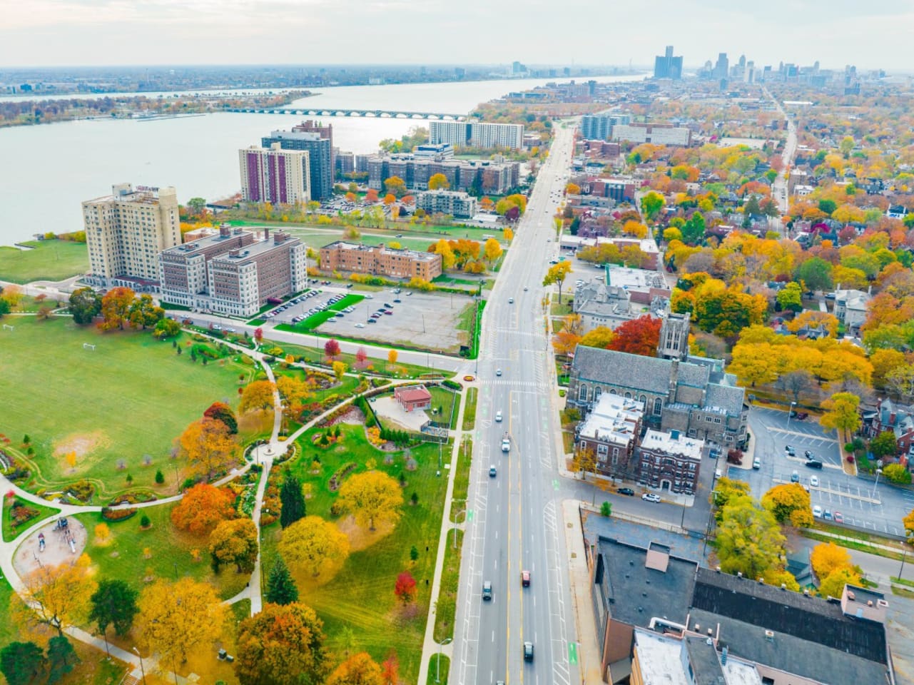 We really enjoyed our long weekend at Alex’s place. Great location for a visit to Belle Isle and close to downtown, as well as some great restaurants in the neighborhood! Apartment was clean. - Scott, 5 Star Review