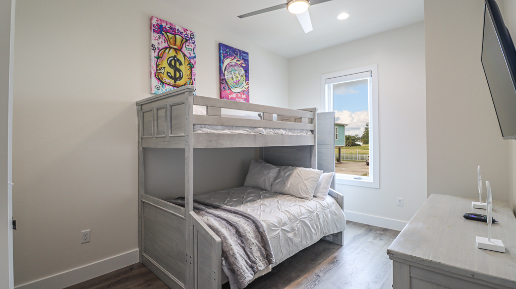 Spacious Bunk with Twin Bottom