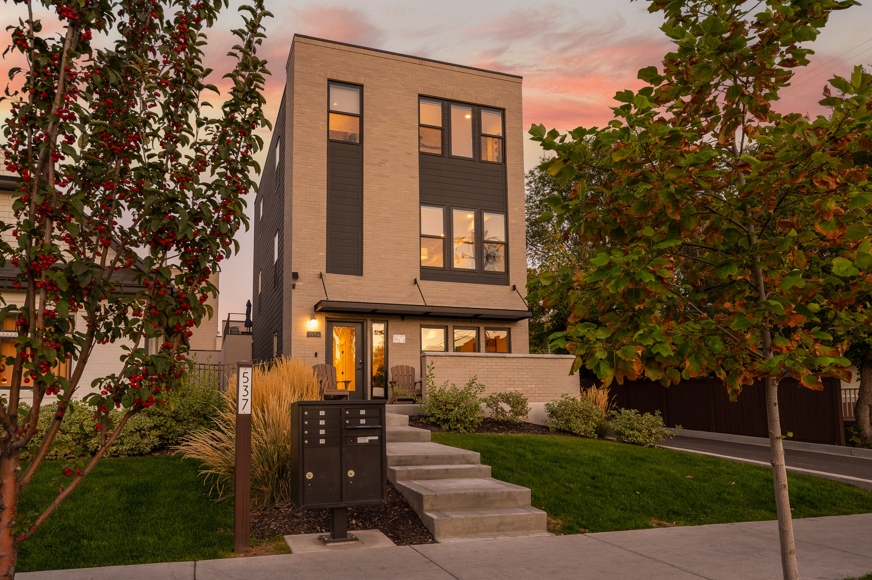 Modern, Clean & Natural at Oasis on 5th 2