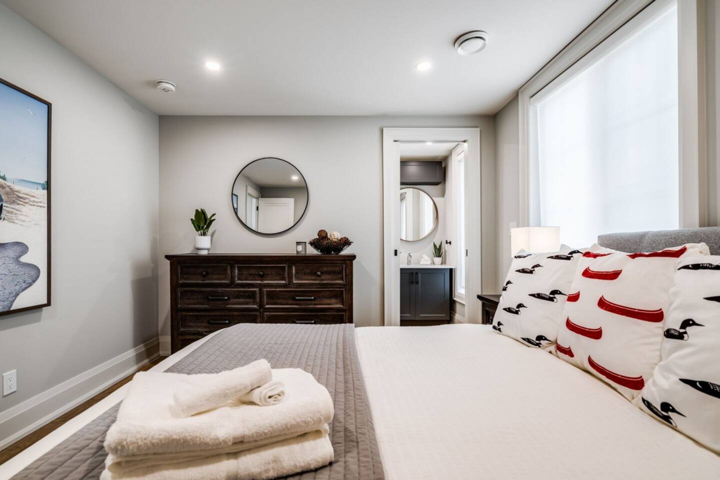 Unwind in a comfortable queen bedroom with your own ensuite bathroom.
