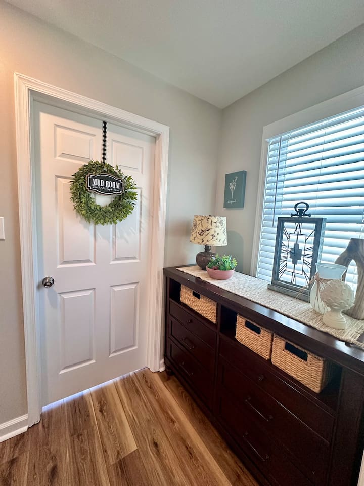 Back hallway to laundry room 