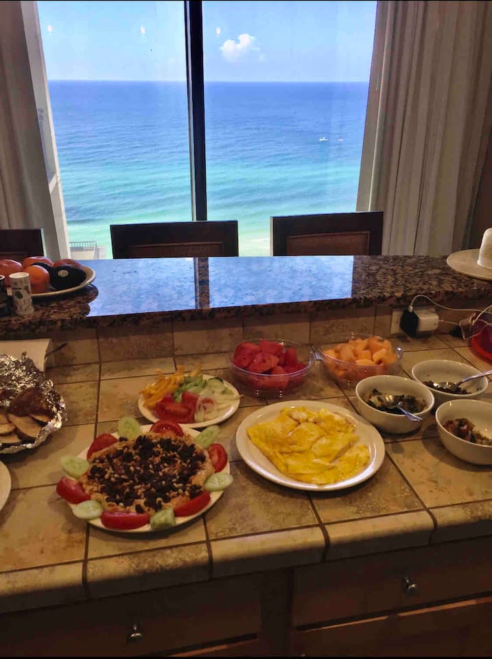 Nice breakfast with a view!