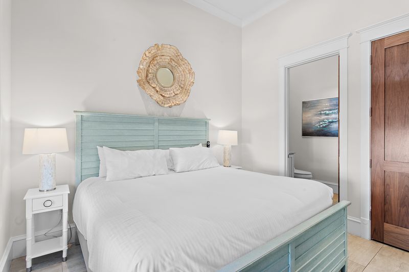 Bedroom 1 (First Floor) - King Bed with Private Bathroom 