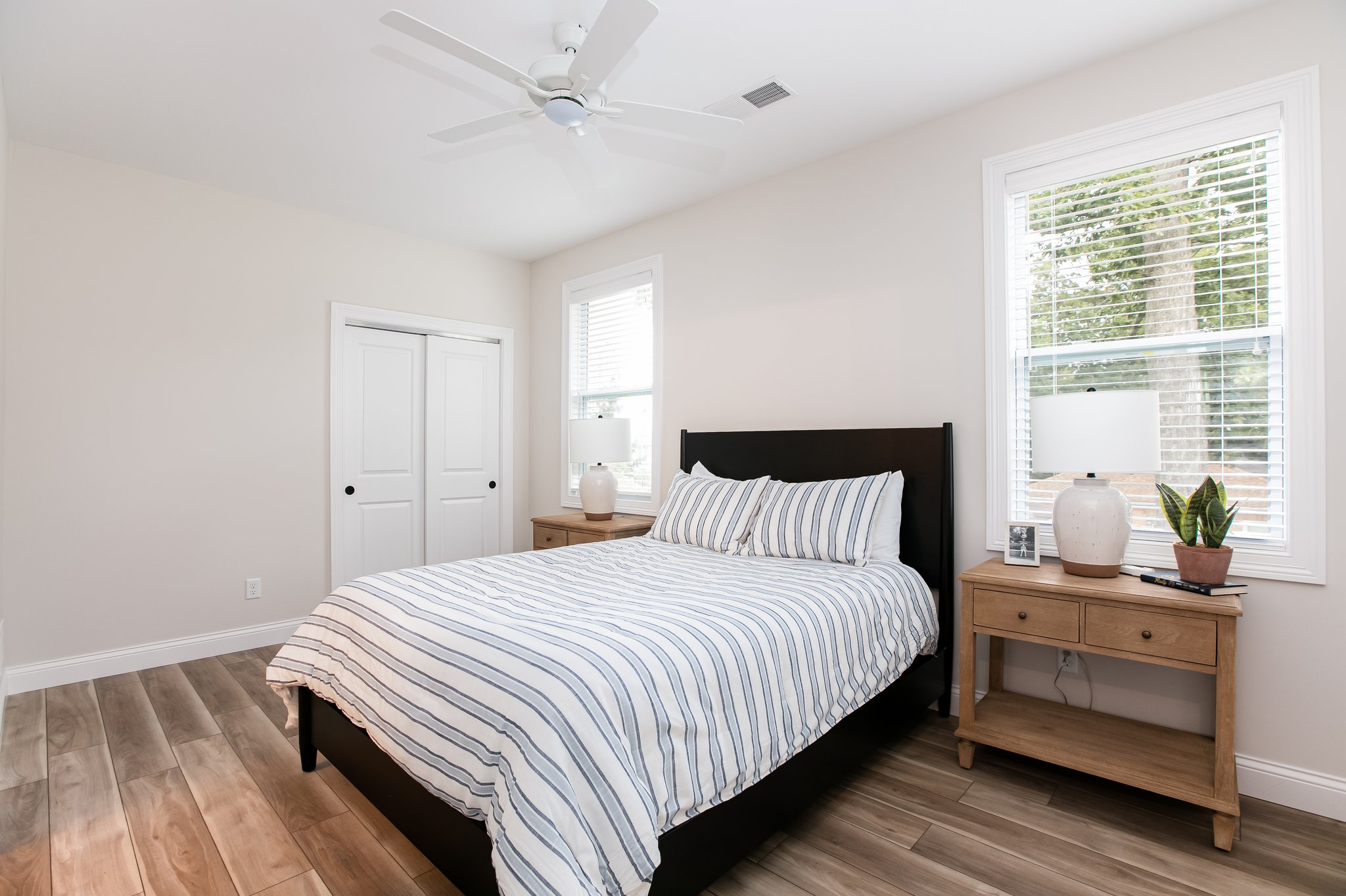 Main House Upstairs Queen Bedroom