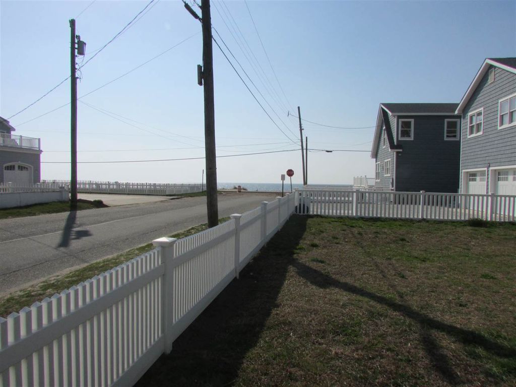 bay views from large yard